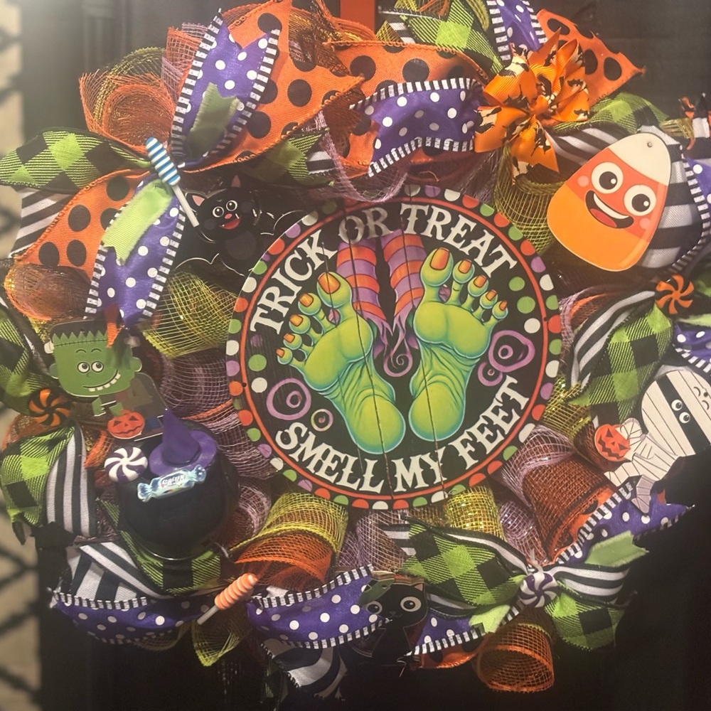 Halloween Trick or Treat Wreath
